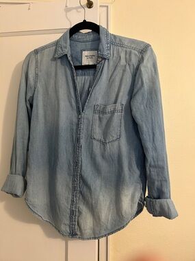 Abercrombie & Fitch Light Blue Denim Button-Up Shirt